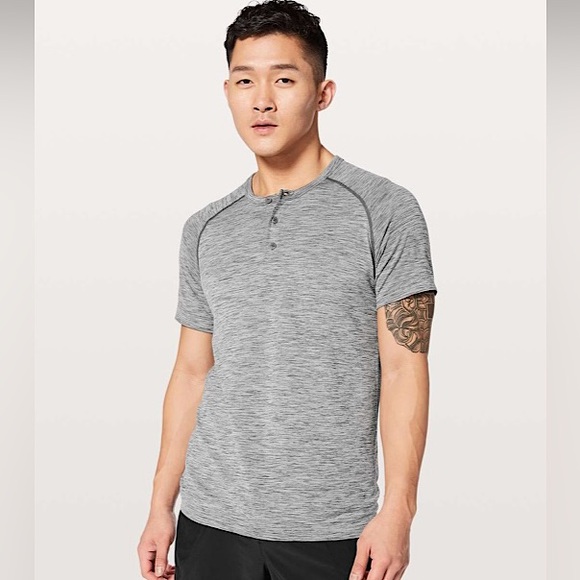 Lululemon Metal Vent Tech Short Sleeve Henley in Slate / White- Size Large. EUC - Picture 1 of 10